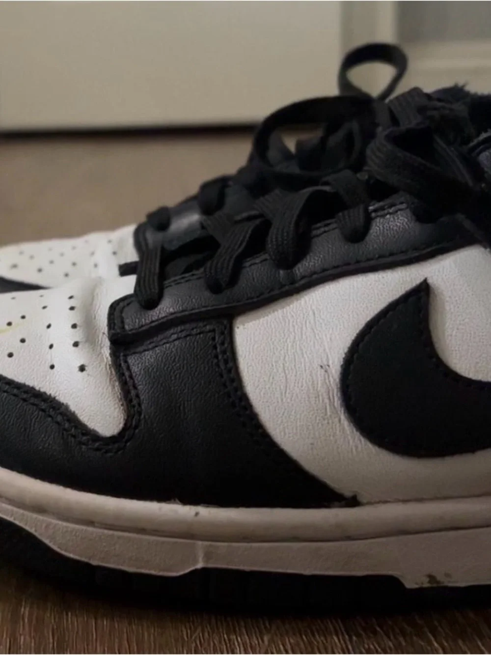 Nike Women's Black and White Low-Top Sneakers
